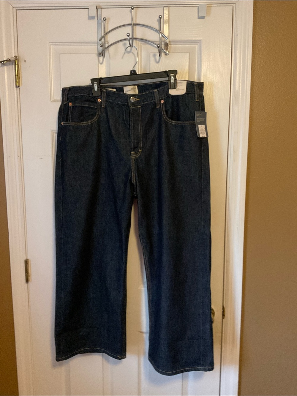 Universal Thread Women’s Mid Rise Wide Leg Cropped Dark Denim Jeans Size 16 NWT